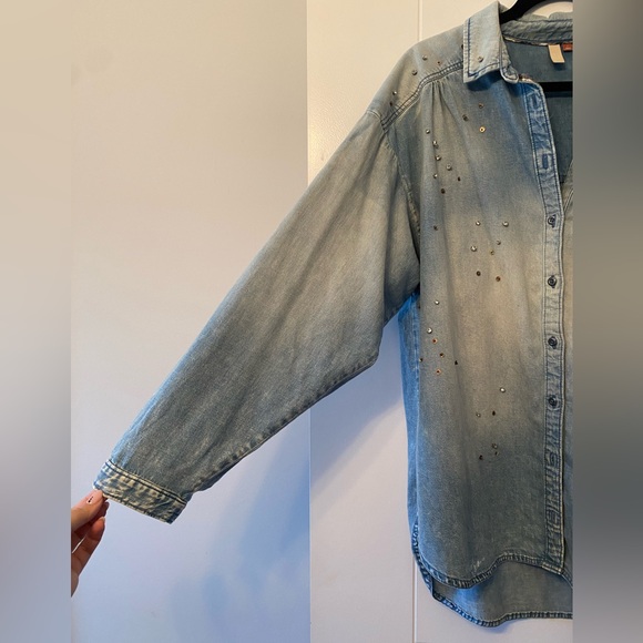 Anthropologie- PILCRO Light Blue Denim Blouse with embellishment’s - Picture 2 of 11